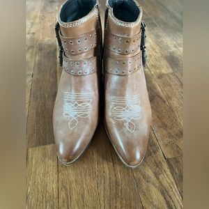 Roan by Bed Stu ankle boots in EUC
